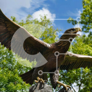 Intra Συλλεκτικό Ξύλινο Παζλ Plywood  4mm - Χάλκινο άγαλμα αετού στη φύση Σε Ξύλινο Κουτί - Διαστάσεις: 10x10 cm – 25 κομμάτια