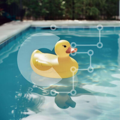 Intra Συλλεκτικό Ξύλινο Παζλ Plywood  4mm - Κίτρινη λαστιχένια πάπια που επιπλέει στην πισίνα Σε Ξύλινο Κουτί - Διαστάσεις Puzzle: 10x10 cm – 25 κομμάτια - Image 1