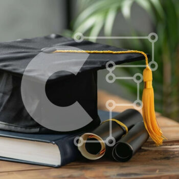 Intra Συλλεκτικό Ξύλινο Παζλ Plywood  4mm - Καπάκι αποφοίτησης και βιβλία Σε Ξύλινο Κουτί - Διαστάσεις Puzzle: 10x10 cm – 25 κομμάτια - Image 1