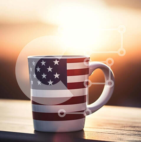 Intra Συλλεκτικό Ξύλινο Παζλ Plywood  4mm - Πατριωτική λευκή κούπα καφέ με σχέδιο αμερικανικής σημαίας Σε Ξύλινο Κουτί - Διαστάσεις Puzzle: 10x10 cm – 25 κομμάτια - Image 1