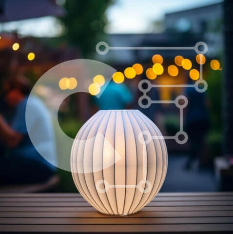 Intra Συλλεκτικό Ξύλινο Παζλ Plywood  4mm - Λευκό φωτιστικό μπάλας σε ξύλινο τραπέζι εξωτερικού χώρου Σε Ξύλινο Κουτί - Διαστάσεις: 10x10 cm – 25 κομμάτια - Image 1