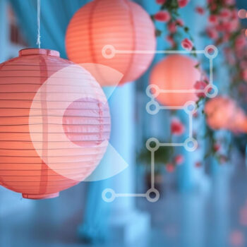 Intra Συλλεκτικό Ξύλινο Παζλ Plywood  4mm - Κομψός διάδρομος με ροζ χάρτινα φανάρια Σε Ξύλινο Κουτί - Διαστάσεις Puzzle: 10x10 cm – 25 κομμάτια - Image 1