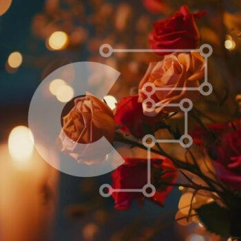 Intra Συλλεκτικό Ξύλινο Παζλ Plywood  4mm - Γυάλινο βάζο με κόκκινα και ροζ τριαντάφυλλα και κηροπήγια Σε Ξύλινο Κουτί - Διαστάσεις Puzzle: 10x10 cm – 25 κομμάτια - Image 1