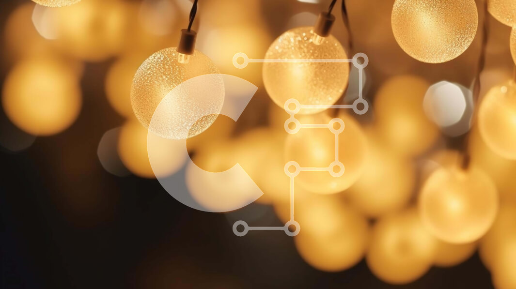 Intra Συλλεκτικό Ξύλινο Παζλ Plywood  4mm - Κοντινό πλάνο με χρυσές διακοσμητικές μπάλες Σε Ξύλινο Κουτί - Διαστάσεις Puzzle: 10x10 cm – 25 κομμάτια