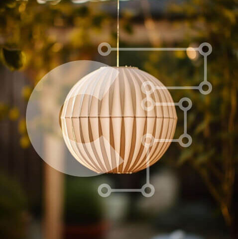 Intra Συλλεκτικό Ξύλινο Παζλ Plywood  4mm - Εξωτερικό σκηνικό με κρεμαστή λευκή μπάλα και φυτά σε γλάστρες Σε Ξύλινο Κουτί - Διαστάσεις: 10x10 cm – 25 κομμάτια - Image 1