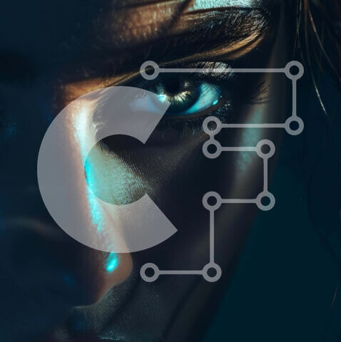 Intra Συλλεκτικό Ξύλινο Παζλ Plywood  4mm - Έντονο βλέμμα: Γυναίκα με μπλε μάτια και σκούρα μαλλιά Σε Ξύλινο Κουτί - Διαστάσεις Puzzle: 10x10 cm – 25 κομμάτια - Image 1