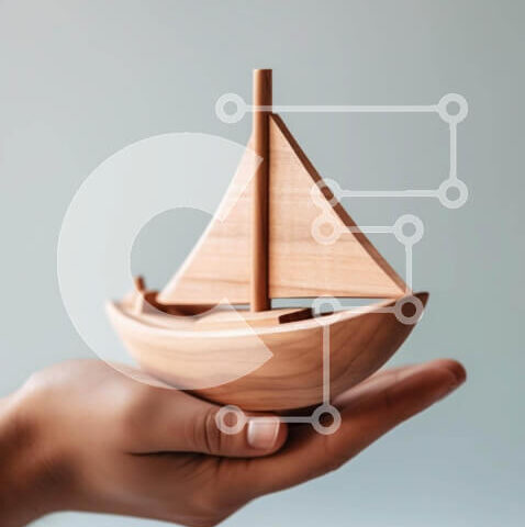 Intra Συλλεκτικό Ξύλινο Παζλ Plywood  4mm - Πρόσωπο που κρατά περίπλοκο μοντέλο ξύλινης βάρκας Σε Ξύλινο Κουτί - Διαστάσεις: 10x10 cm – 25 κομμάτια - Image 1