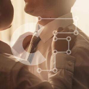 Intra Συλλεκτικό Ξύλινο Παζλ Plywood  4mm - Άνθρωπος που βοηθά έναν άλλο να προσαρμόσει τη γραβάτα Σε Ξύλινο Κουτί - Διαστάσεις Puzzle: 10x10 cm – 25 κομμάτια