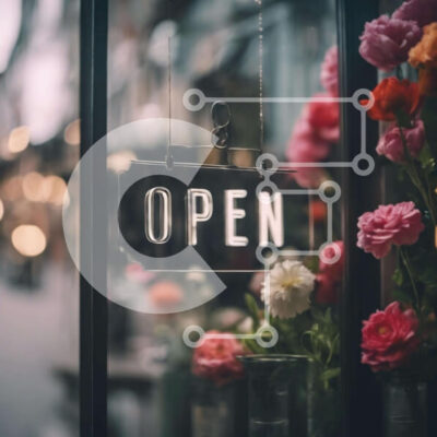 Intra Συλλεκτικό Ξύλινο Παζλ Plywood  4mm - Βιτρίνα με λουλούδια και ανοιχτή πινακίδα Σε Ξύλινο Κουτί - Διαστάσεις Puzzle: 10x10 cm – 25 κομμάτια - Image 1