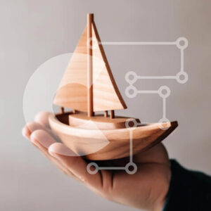 Intra Συλλεκτικό Ξύλινο Παζλ Plywood  4mm - Πρόσωπο που κρατά διακοσμητικό ξύλινο μοντέλο ιστιοφόρου Σε Ξύλινο Κουτί - Διαστάσεις: 10x10 cm – 25 κομμάτια