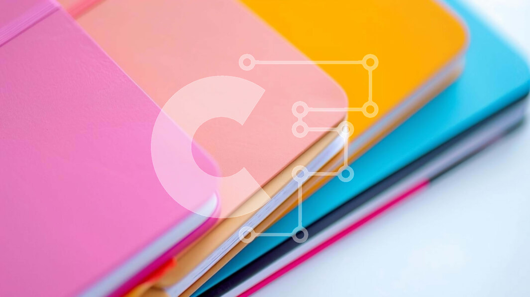 Intra Συλλεκτικό Ξύλινο Παζλ Plywood  4mm - Πολύχρωμη στοίβα σημειωματάρια Σε Ξύλινο Κουτί - Διαστάσεις Puzzle: 10x10 cm – 25 κομμάτια