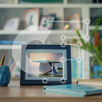 Intra Συλλεκτικό Ξύλινο Παζλ Plywood  4mm - Κορνίζα αποφοίτησης σε εκπαιδευτικό περιβάλλον Σε Ξύλινο Κουτί - Διαστάσεις Puzzle: 10x10 cm – 25 κομμάτια - Image 1