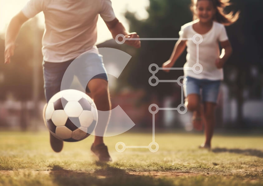 Intra Συλλεκτικό Ξύλινο Παζλ Plywood  4mm - Πατέρας και κόρη παίζουν ποδόσφαιρο Σε Ξύλινο Κουτί - Διαστάσεις Puzzle: 10x10 cm – 25 κομμάτια