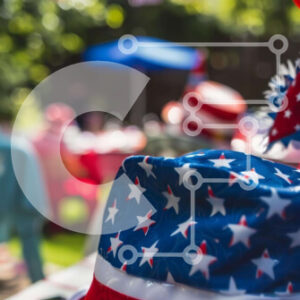 Intra Συλλεκτικό Ξύλινο Παζλ Plywood  4mm - Υπαίθρια Εκδήλωση Πατριωτικού Καπέλου με Σημαίες και Ομπρέλες Σε Ξύλινο Κουτί - Διαστάσεις Puzzle: 10x10 cm – 25 κομμάτια