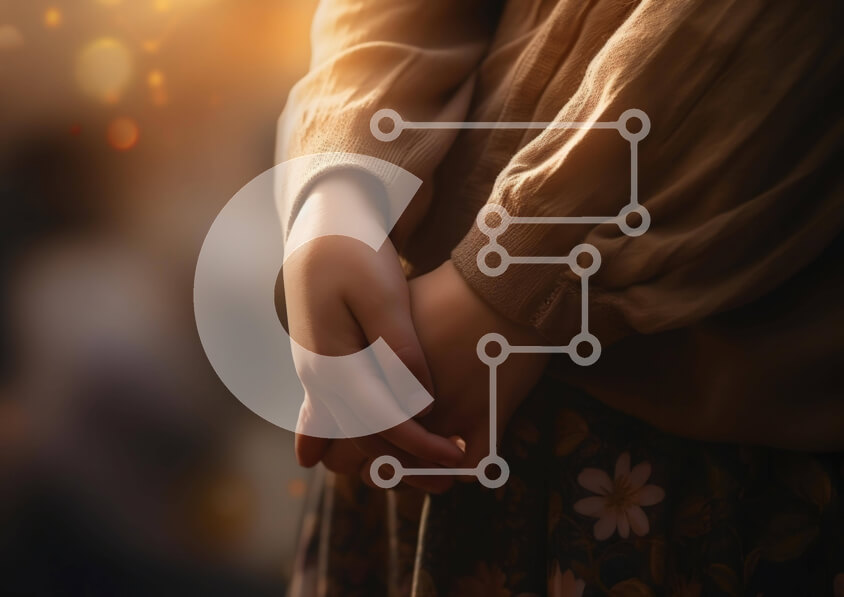 Intra Συλλεκτικό Ξύλινο Παζλ Plywood  4mm - Γυναίκα με τα χέρια ενωμένα Σε Ξύλινο Κουτί - Διαστάσεις Puzzle: 10x10 cm – 25 κομμάτια