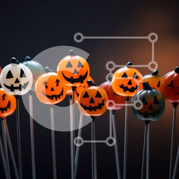 Intra Συλλεκτικό Ξύλινο Παζλ Plywood  4mm - Jack-O'-Lantern Lollipops κολοκύθας σε τραπέζι με θέμα το Halloween Σε Ξύλινο Κουτί - Διαστάσεις Puzzle: 10x10 cm – 25 κομμάτια - Image 1