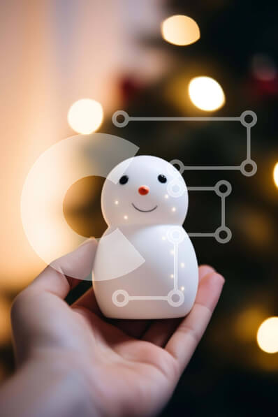 Intra Συλλεκτικό Ξύλινο Παζλ Plywood  4mm - Ειδώλιο χιονάνθρωπος κρατημένο στο χέρι με φώτα και διακοσμητικά Σε Ξύλινο Κουτί - Διαστάσεις Puzzle: 10x10 cm – 25 κομμάτια