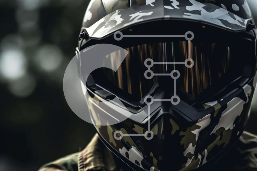 Intra Συλλεκτικό Ξύλινο Παζλ Plywood  4mm - Άτομο που φορά κράνος παραλλαγής τύπου στρατού και γυαλιά Σε Ξύλινο Κουτί - Διαστάσεις Puzzle: 10x10 cm – 25 κομμάτια