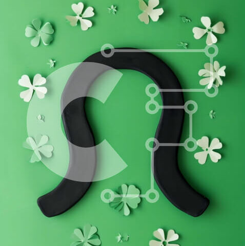 Intra Συλλεκτικό Ξύλινο Παζλ Plywood  4mm - Φόντο ημέρας του Αγίου Πατρικίου με φύλλα τριφυλλιού Σε Ξύλινο Κουτί - Διαστάσεις: 10x10 cm – 25 κομμάτια - Image 1