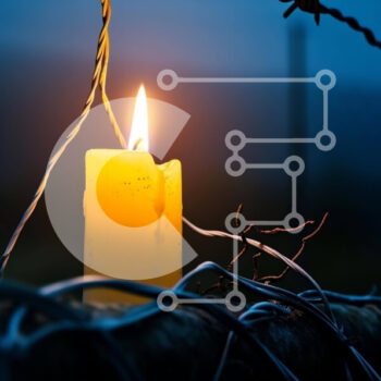 Intra Συλλεκτικό Ξύλινο Παζλ Plywood  4mm - Κερί σε συρματοπλέγματα στο σκοτάδι Σε Ξύλινο Κουτί - Διαστάσεις Puzzle: 10x10 cm – 25 κομμάτια - Image 1