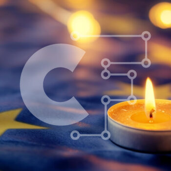 Intra Συλλεκτικό Ξύλινο Παζλ Plywood  4mm - Αναμμένο κερί σε φόντο σημαίας της ΕΕ Σε Ξύλινο Κουτί - Διαστάσεις: 10x10 cm – 25 κομμάτια - Image 1