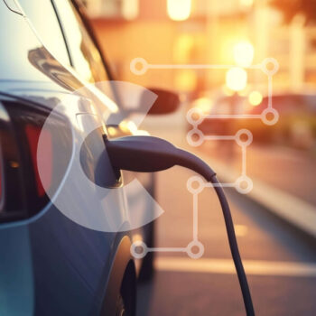 Intra Συλλεκτικό Ξύλινο Παζλ Plywood  4mm - Μπλε φόρτιση ηλεκτρικού αυτοκινήτου στον ηλεκτρικό σταθμό Σε Ξύλινο Κουτί - Διαστάσεις Puzzle: 10x10 cm – 25 κομμάτια - Image 1