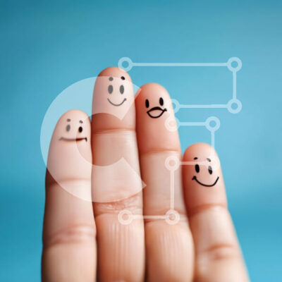 Intra Συλλεκτικό Ξύλινο Παζλ Plywood  4mm - Χέρι με χαμογελαστά πρόσωπα στα δάχτυλα Σε Ξύλινο Κουτί - Διαστάσεις Puzzle: 10x10 cm – 25 κομμάτια - Image 1