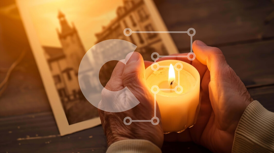 Intra Συλλεκτικό Ξύλινο Παζλ Plywood  4mm - Ηλικιωμένο άτομο που κρατά ένα αναμμένο κερί Σε Ξύλινο Κουτί - Διαστάσεις Puzzle: 10x10 cm – 25 κομμάτια