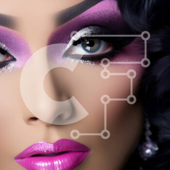 Intra Συλλεκτικό Ξύλινο Παζλ Plywood  4mm - Γυναίκα με σκούρα μαλλιά και ροζ μακιγιάζ με μαύρη στολή Σε Ξύλινο Κουτί - Διαστάσεις Puzzle: 10x10 cm – 25 κομμάτια - Image 1