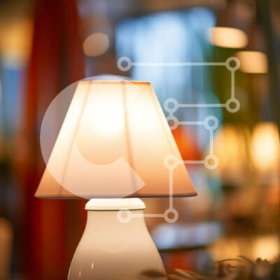 Intra Συλλεκτικό Ξύλινο Παζλ Plywood  4mm - Λευκό φωτιστικό στο τραπέζι με θολό φόντο Σε Ξύλινο Κουτί - Διαστάσεις Puzzle: 10x10 cm – 25 κομμάτια - Image 1