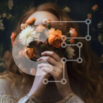 Intra Συλλεκτικό Ξύλινο Παζλ Plywood  4mm - Όμορφη γυναίκα με μπουκέτο λουλούδια μπροστά από τον floral τοίχο Σε Ξύλινο Κουτί - Διαστάσεις Puzzle: 10x10 cm – 25 κομμάτια - Image 1