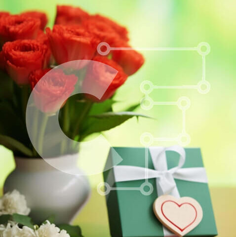 Intra Συλλεκτικό Ξύλινο Παζλ Plywood  4mm - Μπουκέτο με κόκκινα τριαντάφυλλα και λευκά γαρίφαλα με κουτί δώρου Σε Ξύλινο Κουτί - Διαστάσεις Puzzle: 10x10 cm – 25 κομμάτια - Image 1