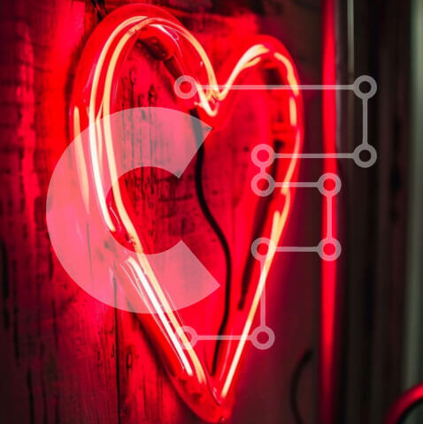 Intra Συλλεκτικό Ξύλινο Παζλ Plywood  4mm - Κόκκινη πινακίδα νέον σε σχήμα καρδιάς στον τοίχο Σε Ξύλινο Κουτί - Διαστάσεις Puzzle: 10x10 cm – 25 κομμάτια - Image 1