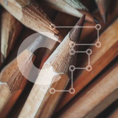 Intra Συλλεκτικό Ξύλινο Παζλ Plywood  4mm - Κοντινό πλάνο ανάμεικτα στοιβαγμένα μολύβια Σε Ξύλινο Κουτί - Διαστάσεις: 10x10 cm – 25 κομμάτια - Image 1