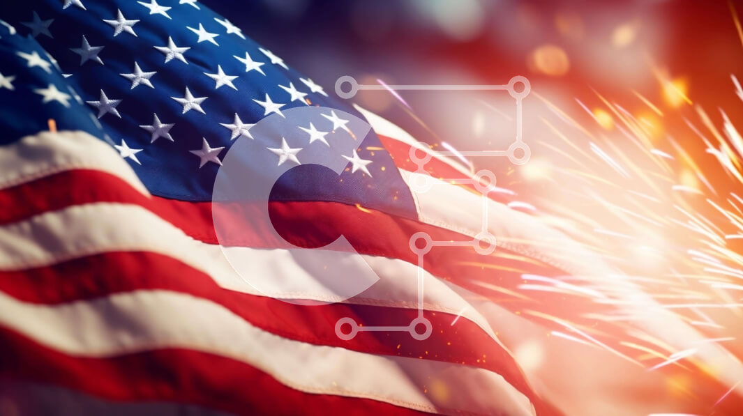 Intra Συλλεκτικό Ξύλινο Παζλ Plywood  4mm - Αμερικανική σημαία με πυροτεχνήματα και βεγγαλικά Σε Ξύλινο Κουτί - Διαστάσεις: 10x10 cm – 25 κομμάτια