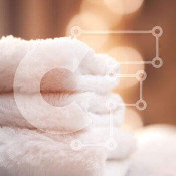 Intra Συλλεκτικό Ξύλινο Παζλ Plywood  4mm - Τακτοποιημένες λευκές πετσέτες - Φωτογραφία Αρχείου Σε Ξύλινο Κουτί - Διαστάσεις Puzzle: 10x10 cm – 25 κομμάτια - Image 1