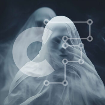 Intra Συλλεκτικό Ξύλινο Παζλ Plywood  4mm - Δύο φαντάσματα με λευκές ρόμπες σε σκοτεινό φόντο Σε Ξύλινο Κουτί - Διαστάσεις Puzzle: 10x10 cm – 25 κομμάτια - Image 1