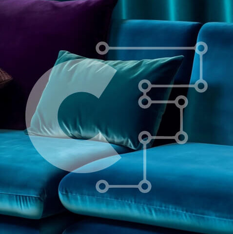 Intra Συλλεκτικό Ξύλινο Παζλ Plywood 4mm - Κομψός μπλε βελούδινος καναπές με μαξιλάρια συντονισμού Σε Ξύλινο Κουτί - Διαστάσεις Puzzle: 10x10 cm – 25 κομμάτια - Image 1