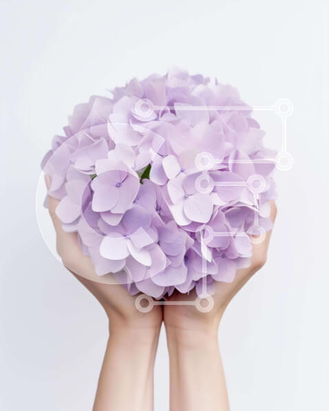 Intra Συλλεκτικό Ξύλινο Παζλ Plywood  4mm - Κομψά χέρια που κρατούν μωβ ανθοδέσμη Σε Ξύλινο Κουτί - Διαστάσεις Puzzle: 10x10 cm – 25 κομμάτια