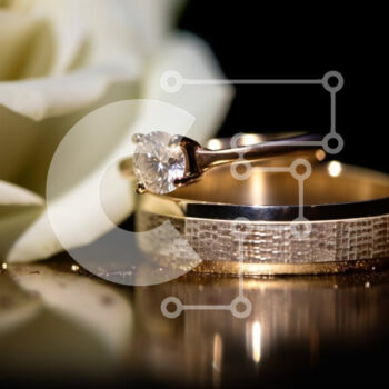 Intra Συλλεκτικό Ξύλινο Παζλ Plywood  4mm - Όμορφη εικόνα με χρυσές βέρες σε μαύρο φόντο Σε Ξύλινο Κουτί - Διαστάσεις Puzzle: 10x10 cm – 25 κομμάτια - Image 1