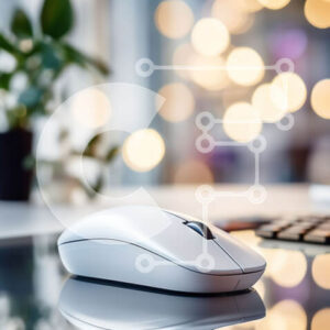 Intra Συλλεκτικό Ξύλινο Παζλ Plywood  4mm - Λευκό ποντίκι σε μαύρο γραφείο με οθόνη υπολογιστή Σε Ξύλινο Κουτί - Διαστάσεις: 10x10 cm – 25 κομμάτια