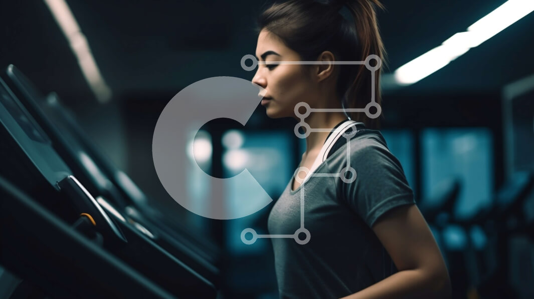 Intra Συλλεκτικό Ξύλινο Παζλ Plywood  4mm - Επικεντρωμένη γυναίκα που τρέχει στον διάδρομο στο γυμναστήριο Σε Ξύλινο Κουτί - Διαστάσεις Puzzle: 10x10 cm – 25 κομμάτια