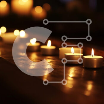 Intra Συλλεκτικό Ξύλινο Παζλ Plywood  4mm - Σειρά αναμμένων κεριών σε ξύλινο τραπέζι Σε Ξύλινο Κουτί - Διαστάσεις Puzzle: 10x10 cm – 25 κομμάτια - Image 1