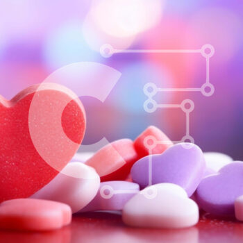 Intra Συλλεκτικό Ξύλινο Παζλ Plywood  4mm - Πολύχρωμες καραμέλες σε σχήμα καρδιάς σε πορτοκαλί φόντο Σε Ξύλινο Κουτί - Διαστάσεις Puzzle: 10x10 cm – 25 κομμάτια - Image 1