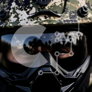 Intra Συλλεκτικό Ξύλινο Παζλ Plywood  4mm - Άνδρας με χακί καμουφλάζ με κράνος και γυαλιά τύπου στρατού Σε Ξύλινο Κουτί - Διαστάσεις Puzzle: 10x10 cm – 25 κομμάτια