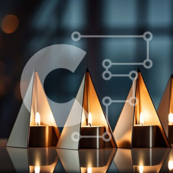 Intra Συλλεκτικό Ξύλινο Παζλ Plywood  4mm - Πυραμίδα από μεταλλικά κεριά σε σκούρο φόντο Σε Ξύλινο Κουτί - Διαστάσεις Puzzle: 10x10 cm – 25 κομμάτια - Image 1