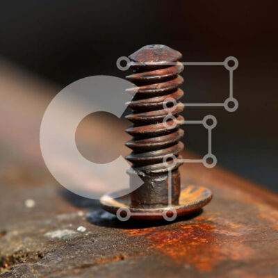 Intra Συλλεκτικό Ξύλινο Παζλ Plywood  4mm - Σκουριασμένη βίδα σε παλιό κομμάτι ξύλου Σε Ξύλινο Κουτί - Διαστάσεις: 10x10 cm – 25 κομμάτια - Image 1