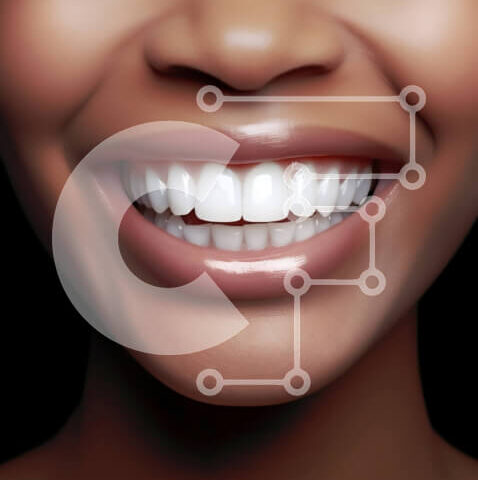 Intra Συλλεκτικό Ξύλινο Παζλ Plywood  4mm - Όμορφη εικόνα της χαμογελαστής γυναίκας με υγιή λευκά δόντια Σε Ξύλινο Κουτί - Διαστάσεις Puzzle: 10x10 cm – 25 κομμάτια - Image 1