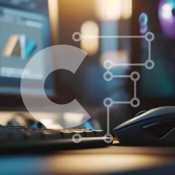 Intra Συλλεκτικό Ξύλινο Παζλ Plywood  4mm - Ρύθμιση γραφείου με οθόνη υπολογιστή, πληκτρολόγιο, ποντίκι και ανοιχτό φορητό υπολογιστή Σε Ξύλινο Κουτί - Διαστάσεις Puzzle: 10x10 cm – 25 κομμάτια - Image 1