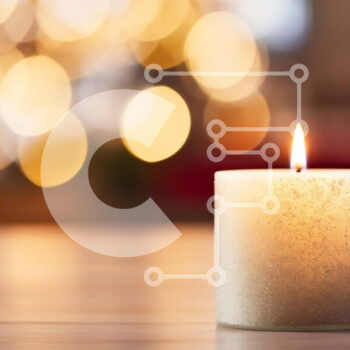 Intra Συλλεκτικό Ξύλινο Παζλ Plywood  4mm - Αναμμένο κερί με στολίδια και κουκουνάρια Σε Ξύλινο Κουτί - Διαστάσεις: 10x10 cm – 25 κομμάτια - Image 1